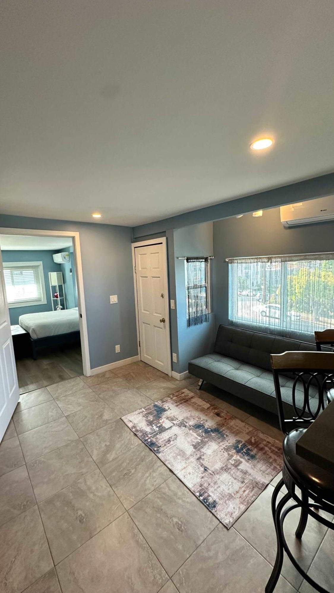 Big With Ocean View Max 6 Sleepers Apartment